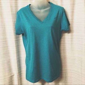 Nike women’s Dri Fit V Neck Regular Fit Top Size L